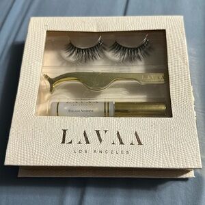 Lavaa - Flirty Lash Set